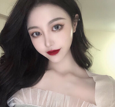 闺蜜女头 诗梦瑶
