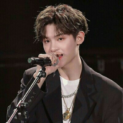 Justin黄明昊头像。