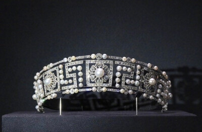 刘嘉玲收藏的卡地亚1906年特别制作的冠冕