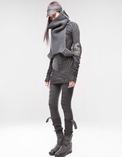 NECK VEST RECONNECT
LIMITED EDITION
heavy knitted high collar shawl,
super soft touch
€290.00
DWW18NVR