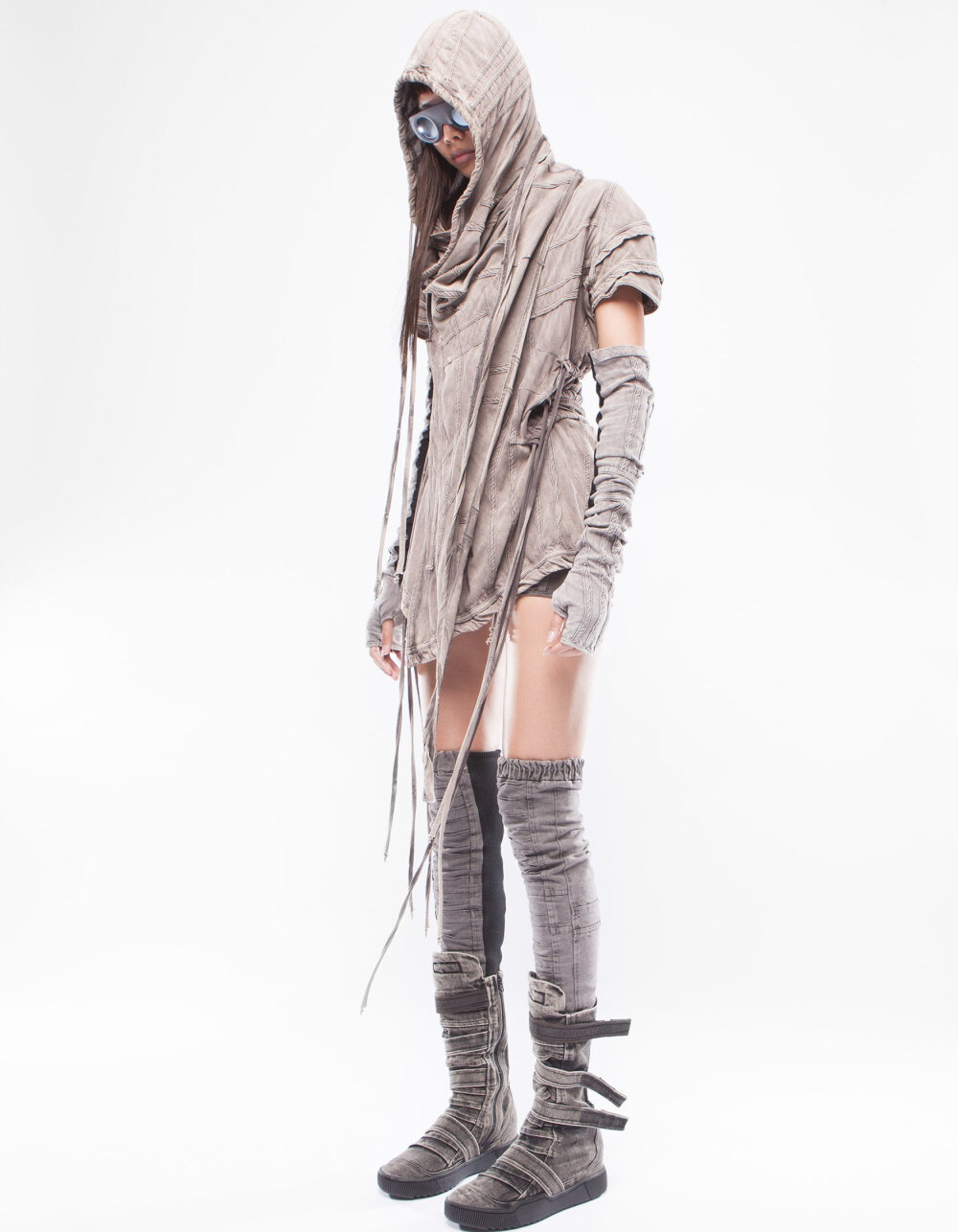 TOP WRAP SAMADHI W
LIMITED EDITION
deconstructive detailed short hooded top / cardigan
removable sleeves,
wrap closing by zipper
organic japanese cotton jersey
vintage dusty look
NOW AVAILABLE
€370.00
DWS19TWSW-XS