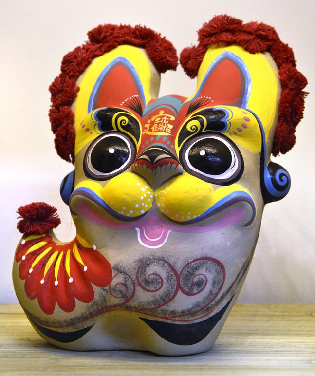 泥塑彩绘小狮子