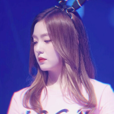 寺谙。
我不行了裴姐太可了。