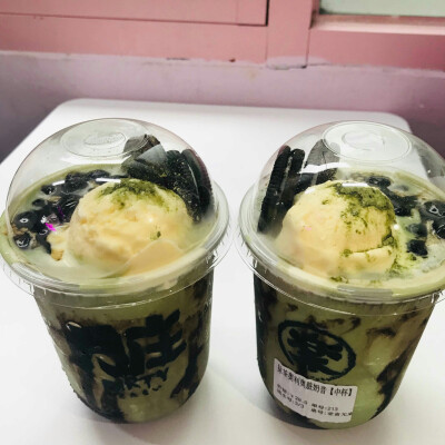 成都著名小吃街：建设路
小啾啾奶茶：红酒蛋糕脏奶茶，抹茶奥利奥脏奶茶。
不错，味道很浓