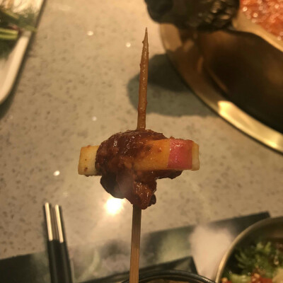 成都春熙路王府井，签王之王。
奇特牛肉串：茴香牛肉，薄荷牛肉，苹果牛肉，玫瑰牛肉