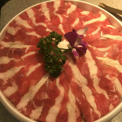 成都春熙路王府井，签王之王。
奇特牛肉串：茴香牛肉，薄荷牛肉，苹果牛肉，玫瑰牛肉