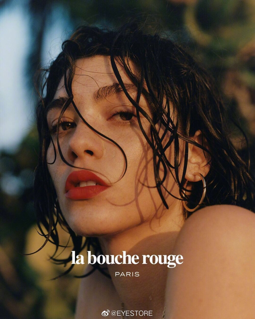 法国美妆品牌La Bouche Rouge的一组口红Lookbook，由Quentin De Briey拍摄的Steffy Argelich，男友镜头下的她，被美到了了了～～～[心] ​​​