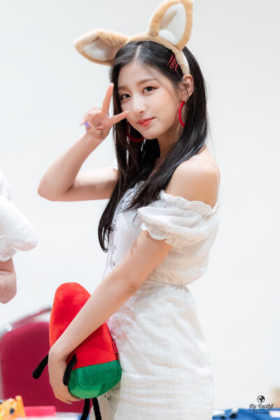 Lovelyz 郑艺仁