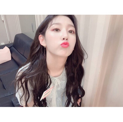 Lovelyz 郑艺仁