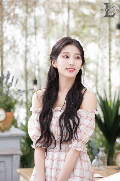 Lovelyz 郑艺仁