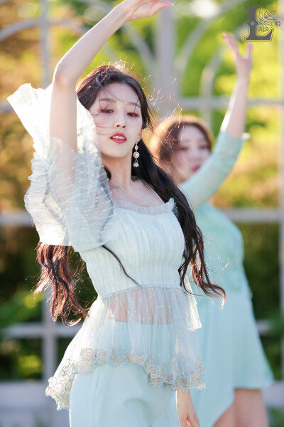 Lovelyz 郑艺仁