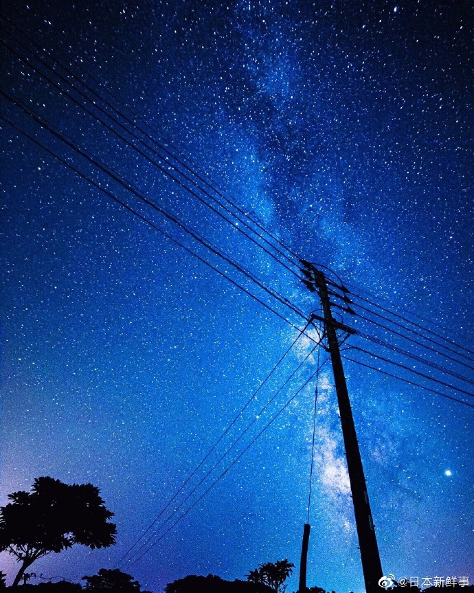 来自微博@日本新鲜事 ：日本长崎县离岛夜晚的星空