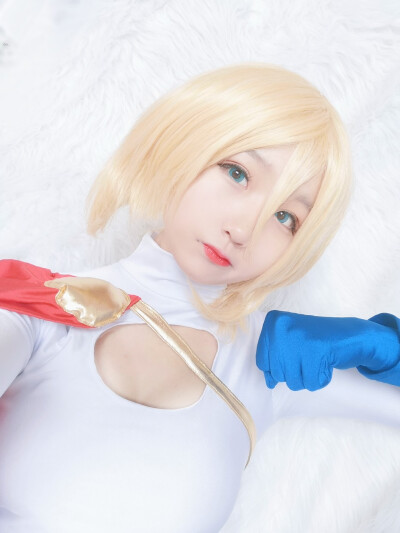 神力女孩 神力女郎
DC
coser：麦麦羊
转载需标注cn