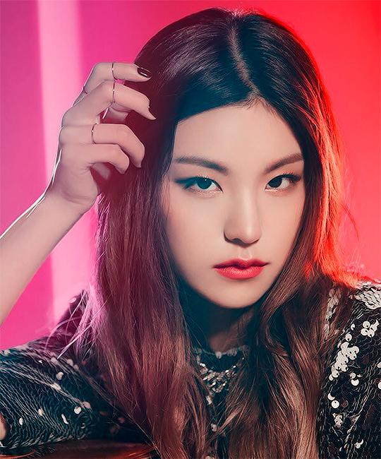 【Tumblr】ITZY（있지）是JYP Entertainment于2019年2月12日推出的韩国女子组合，由黄礼志（YEJI）、崔智秀（Lia）、申留真（RYUJIN）、李彩领（CHAERYEONG）、申有娜（YUNA）五位成员组成。