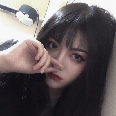 每天都在撒谎 今晚要早点睡 明天就不爱你