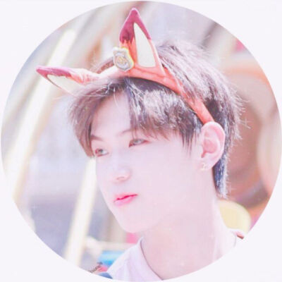 毕侃情头
cr.微博