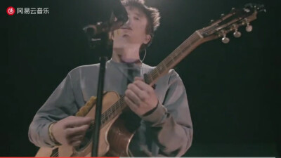 啊啊啊！我可爱的小斑鸠！Alec benjamin！