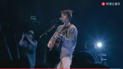 啊啊啊！我可爱的小斑鸠！Alec benjamin！