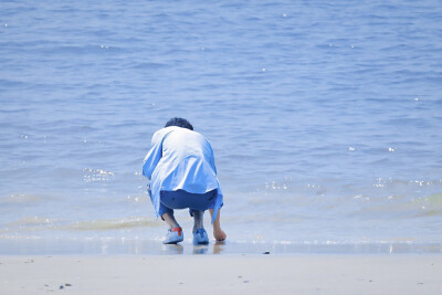 190727厦门
夏天的风，我永远记得
cr.BurgundyRed·肖战 微博