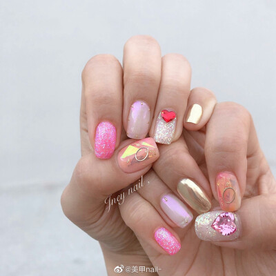 @美甲nail-
极光亮片粉美甲