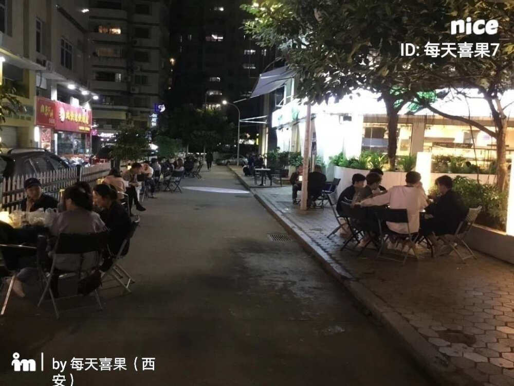 “愿你好运满满 人生易如反掌” ​​​
KlNG W COFFEE
24小时营业
城市不寂寞
我们不期而遇
城市不寂寞
欢快的故事
我们一起编织
福建省厦门市思明区湖滨南路817号109铺
外文图书馆边上，富山女人街