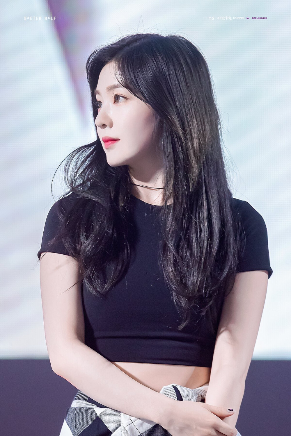 my heart burns there too." "你的秀发是冬天的火焰,一月的余烬.