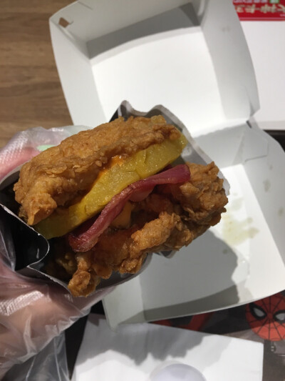 肯德基× 培根鸡腿重磅肉霸堡