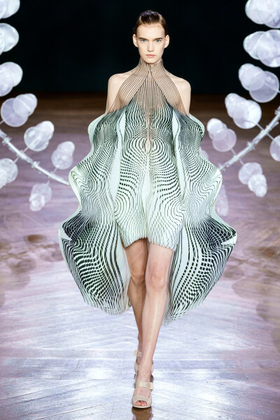 #Iris van Herpen 2019秋冬高级定制秀#