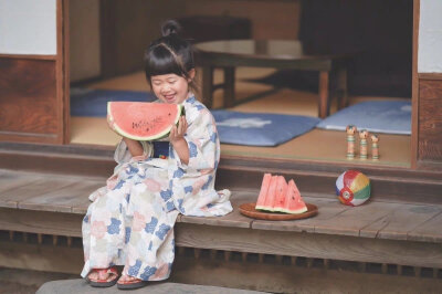 日本摄影师Takeshi为女儿拍摄的生活照片