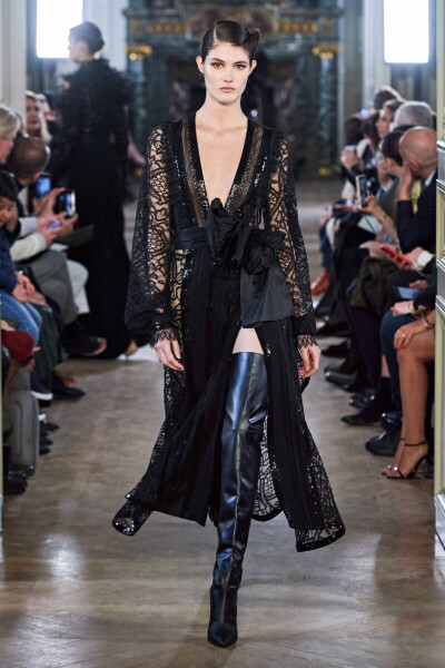 Elie Saab（艾莉·萨博）2019秋冬高级成衣