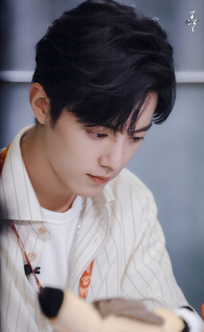 190729新浪扫楼
是你以天使的模样坠入凡间
cr.羡爱｜肖战 微博