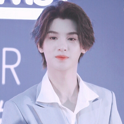 黄明昊