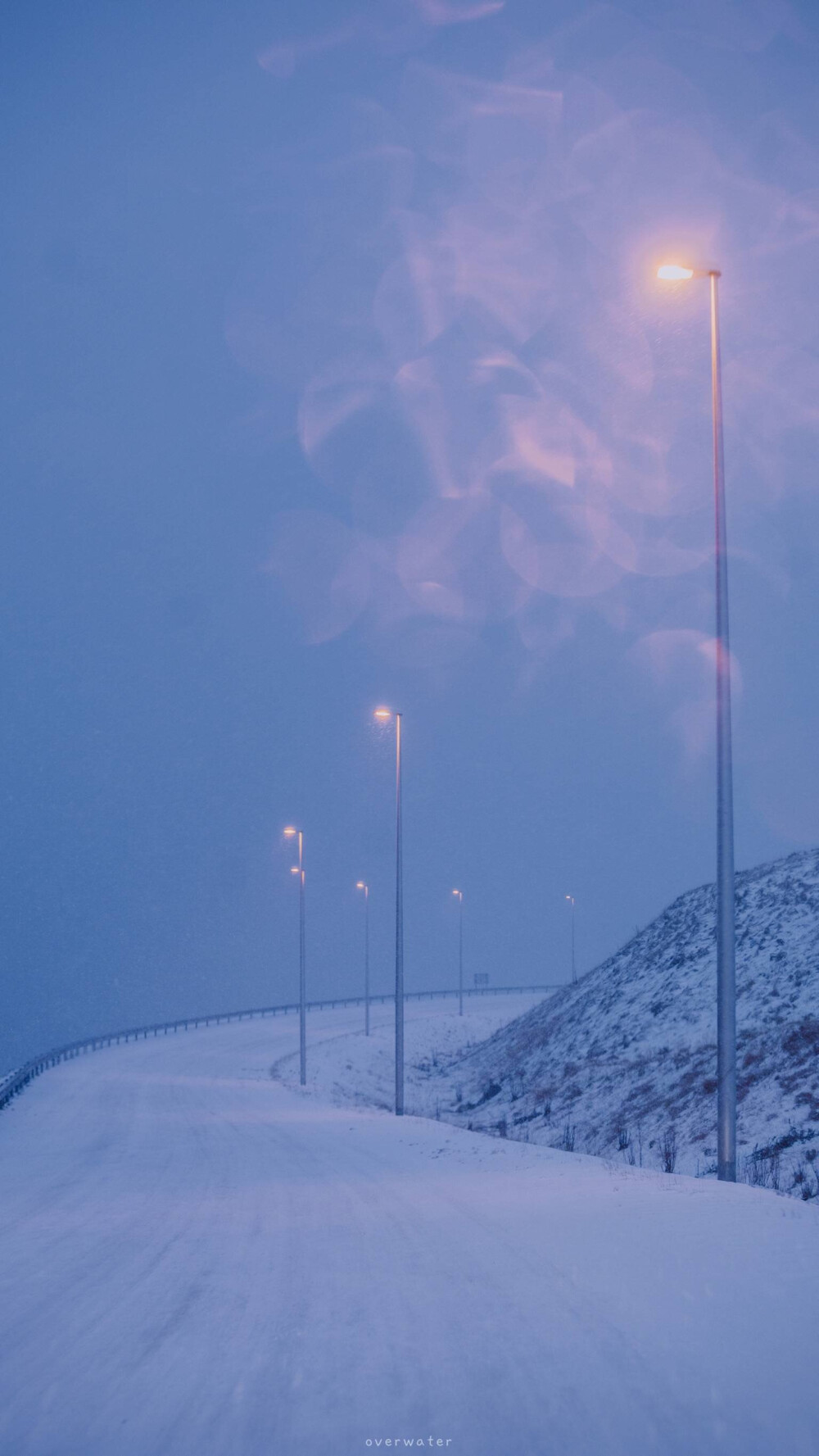 冰天雪地。打上花火。