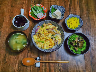 日式料理 晚餐 亲子丼