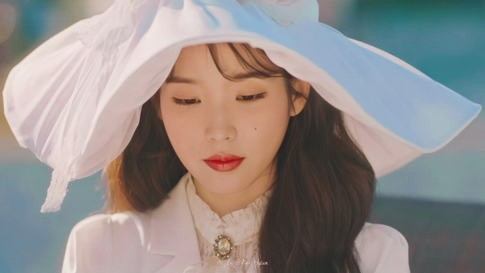 IU.张满月。