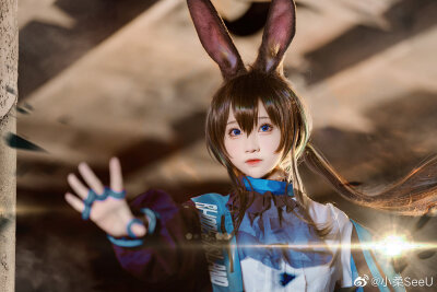 明日方舟 阿米娅cos
coser：小柔seeu
