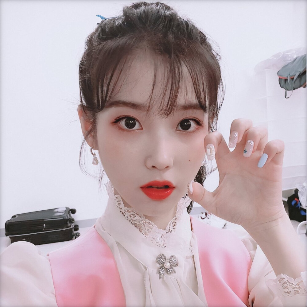 IU.张满月。