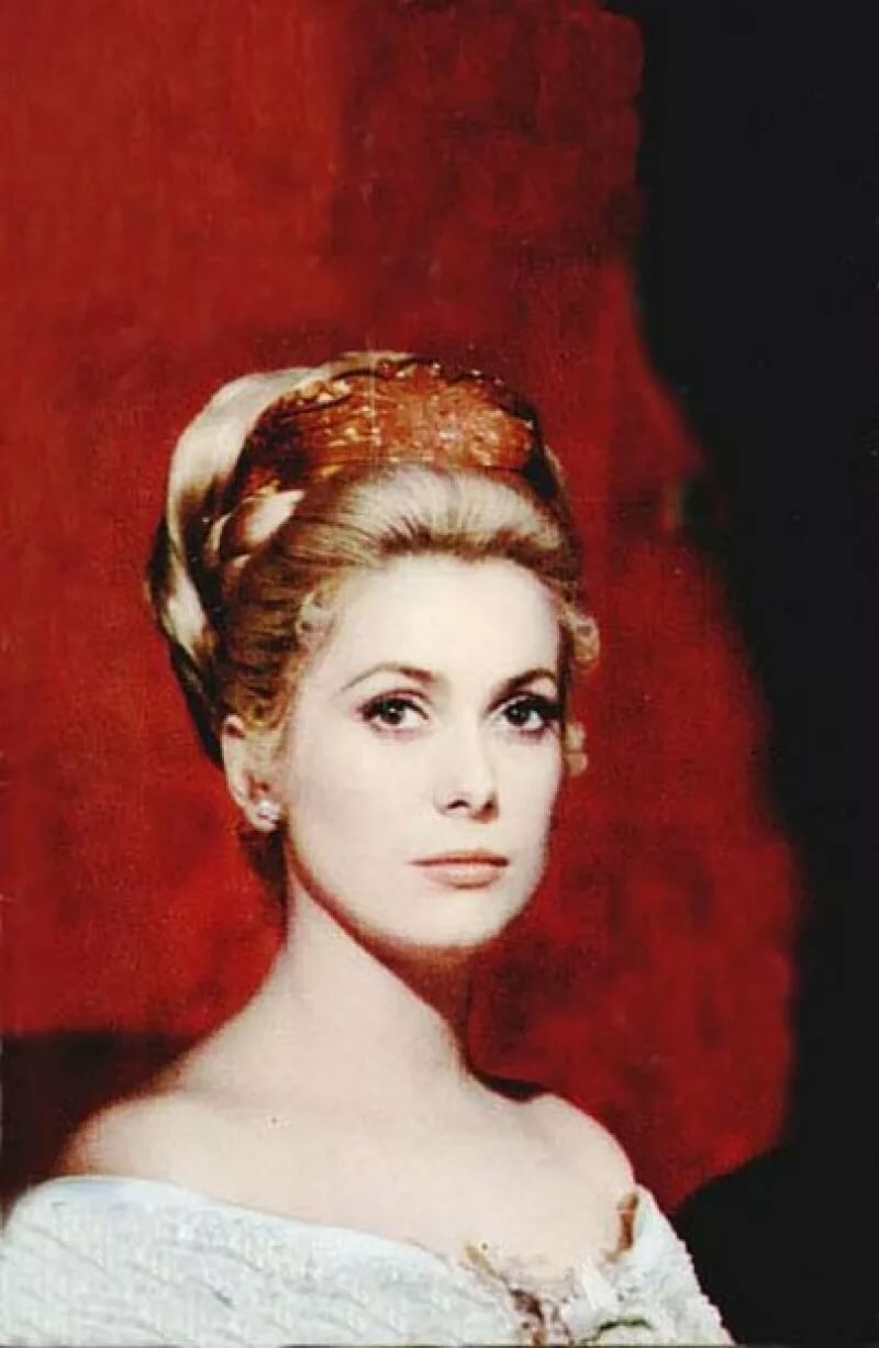 凯瑟琳·德纳芙 Catherine Deneuve
《魂断梅耶林》1968剧照