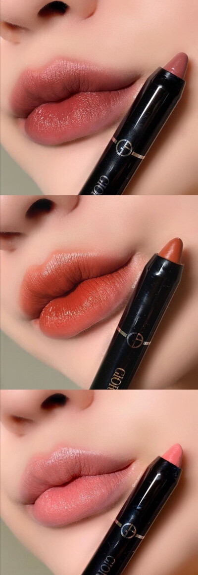 [cp]唇膏 | GIORGIO Armani Color Sketcher 阿玛尼推出新品唇颊两用笔，包装依然是简约高级风，一共推出十款色号选择，颜色都是很有秋季氛围的气质色系，玫瑰色系、奶茶色系、勃艮第色和橘棕色等，唇膏质地滋润易涂…