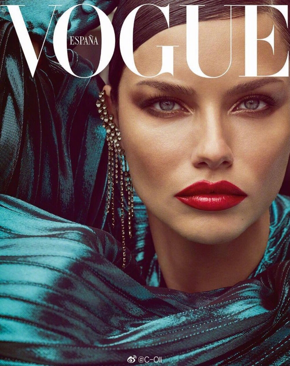 #C-Oli# Vogue Spain August 2019：Adriana Lima & Irina Shayk by Luigi&Iango || 西班牙版Vogue八月刊，狼姐和莲姐再同框！！之前一起拍过CR的BAZAAR全球策划，这次又一次同框拍杂志了！！两位美丽的女人！！[心] 同时两人还各自有两张单人封～[心] ​​​