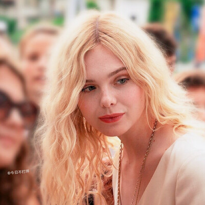 ©今日不打烊 女头
@ElleFanning