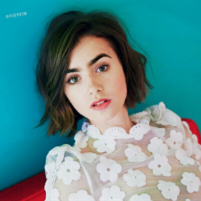 ©今日不打烊 女头
@LilyCollins