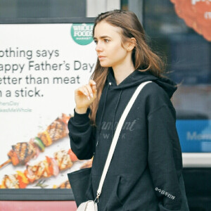 ©今日不打烊 女头
@LilyCollins