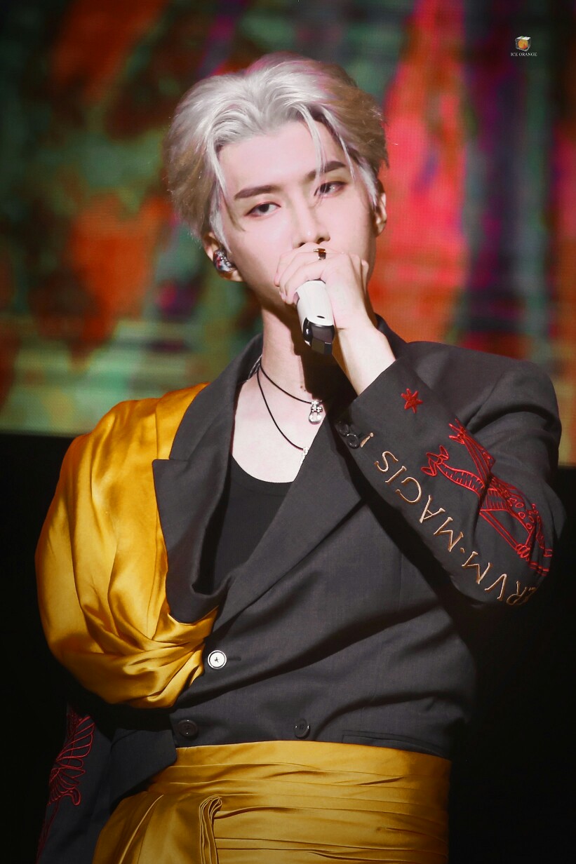 康康帅哥白发⑧