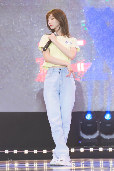 Oh My Girl Binnie 裴有彬