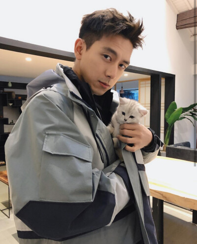 李现脚臭我好爱