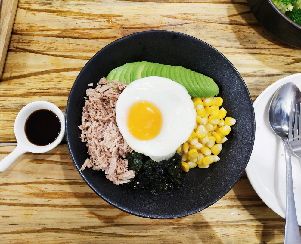 2019.8.1晚餐
南瓜藜麦饭
金枪鱼牛油果波奇饭