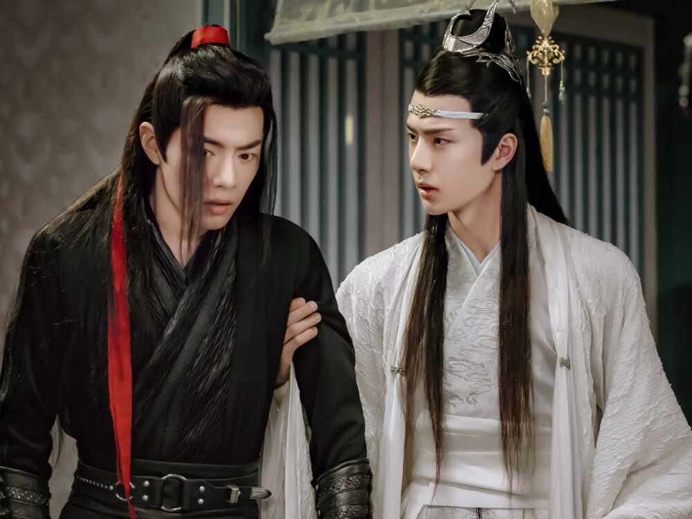 #陈情令[超话]##肖战陈情令##王一博陈情令#
＞修图 / 调色 无水印 转载须注明出处！（戳原图保存）
陈情令×忘羡
“这个人，我带回蓝家了”
图源@WZ小晴天