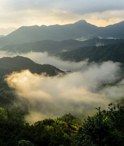 万里河山天未晓 风烟高独照