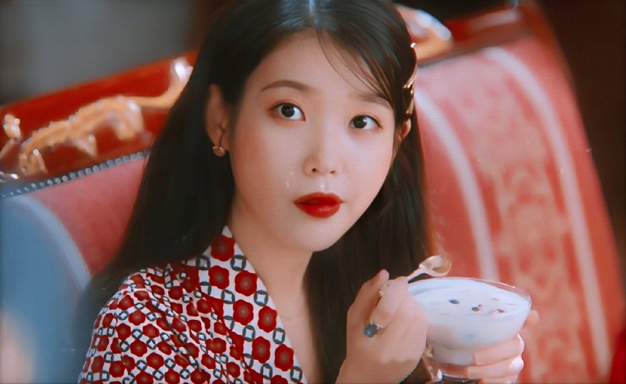 IU.张满月。